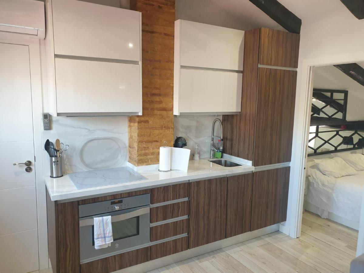 Atico Con Terraza Y Jacuzzi En El Centro Lejlighed Valencia Eksteriør billede