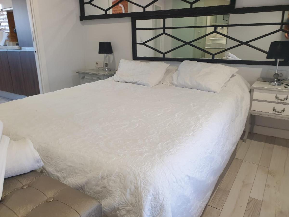 Atico Con Terraza Y Jacuzzi En El Centro Lejlighed Valencia Eksteriør billede